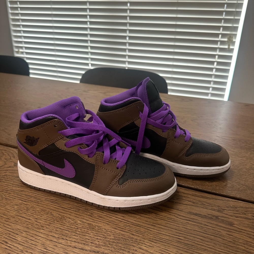 Jordan Kids Sneakers in Brown and Purple